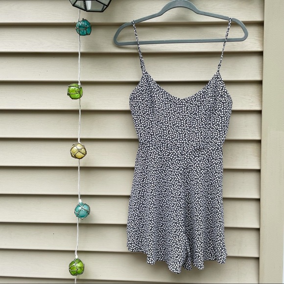 Zara Daisy Romper - Picture 4 of 8